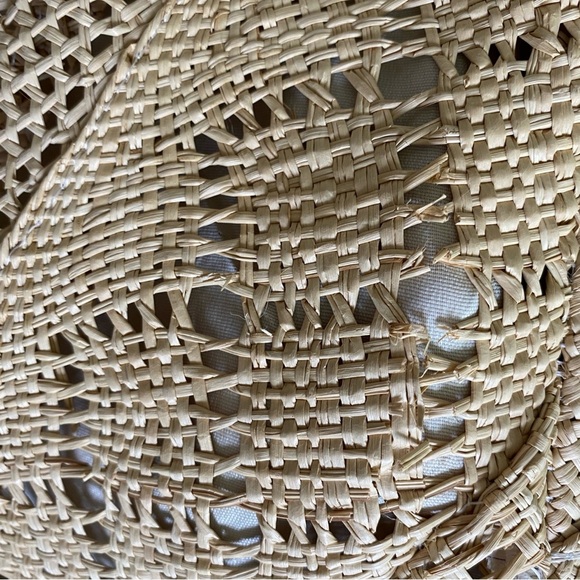 Tan Woven Straw Shoulder Bag With Wallet - Picture 3 of 6